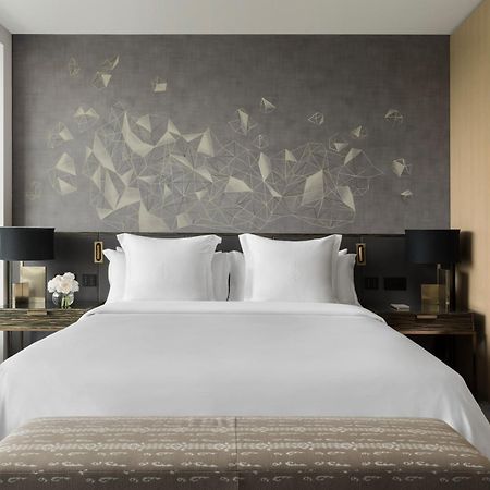 Four Seasons Hotel Bengaluru At Embassy One Exterior photo