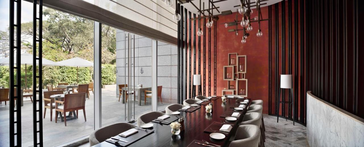 Four Seasons Hotel Bengaluru At Embassy One Exterior photo