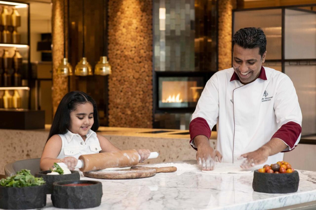 Four Seasons Hotel Bengaluru At Embassy One Exterior photo