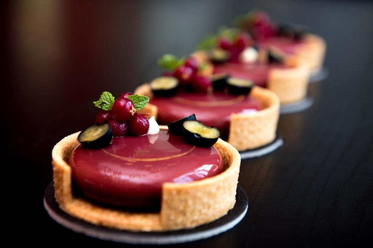 Four Seasons Hotel Bengaluru At Embassy One Exterior photo